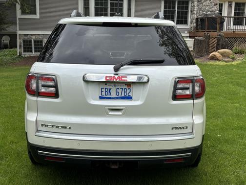2016 GMC Acadia SLT-1