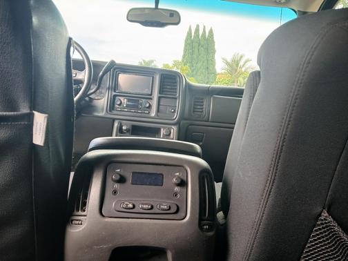 Blue 2003 Chevrolet Avalanche 1500