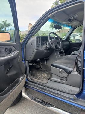 Blue 2003 Chevrolet Avalanche 1500