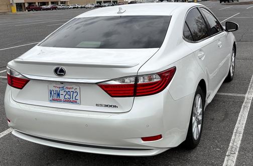 2014 Lexus ES 300h Base