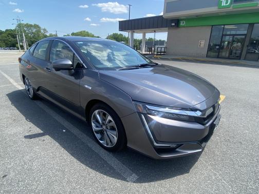 Photo 2 of 8 of 2018 Honda Clarity Plug-In Hybrid Base