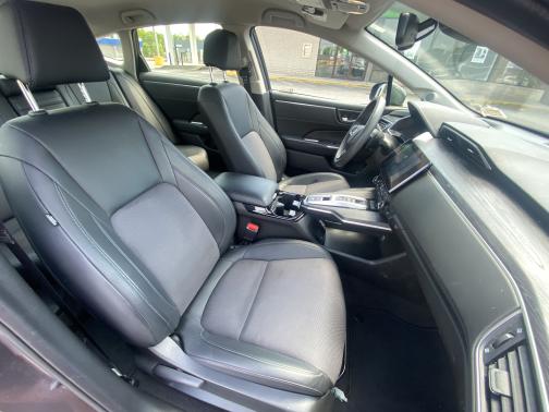 Photo 5 of 8 of 2018 Honda Clarity Plug-In Hybrid Base