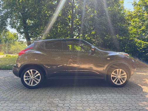 Brown 2011 Nissan Juke SL
