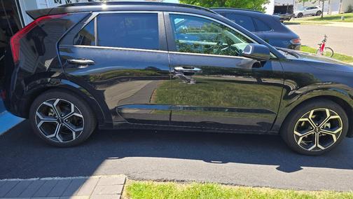 Black 2023 Kia Niro SX Touring