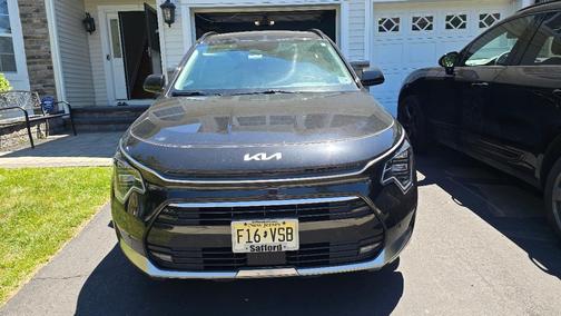 Black 2023 Kia Niro SX Touring