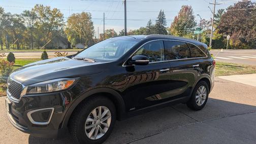 Black 2017 Kia Sorento LX