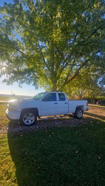 White 2018 Chevrolet Silverado 1500 Custom