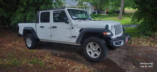 White 2023 Jeep Gladiator Sport S
