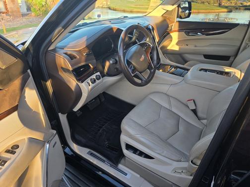 2016 Cadillac Escalade Luxury