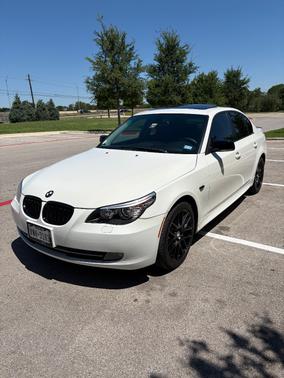 White 2008 BMW 528 i