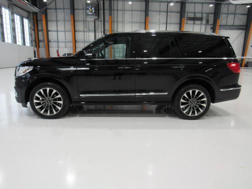 Black 2021 Lincoln Navigator Reserve