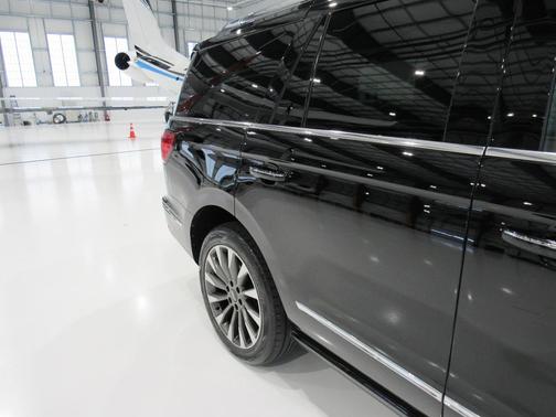 Black 2021 Lincoln Navigator Reserve