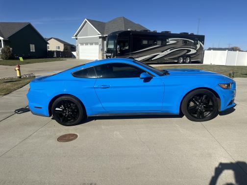 2017 Ford Mustang EcoBoost Premium
