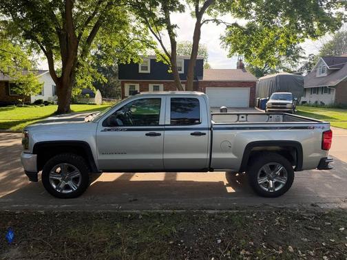 Silver 2017 Chevrolet Silverado 1500 Custom