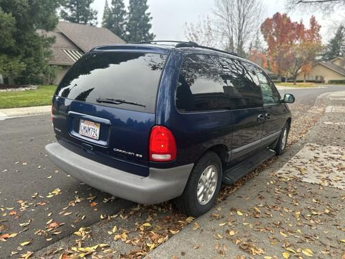 2000 Dodge Caravan SE