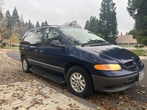 2000 Dodge Caravan SE