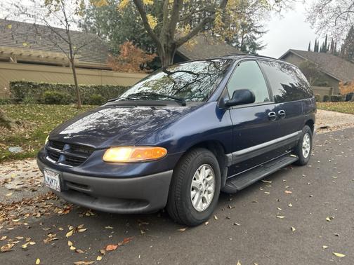 2000 Dodge Caravan SE