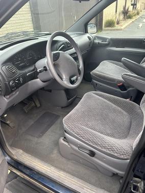 2000 Dodge Caravan SE