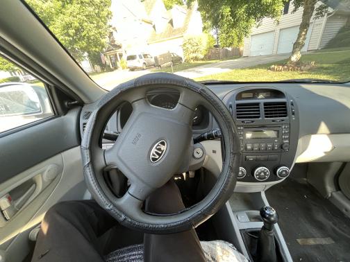 Photo 3 of 7 of 2008 Kia Spectra LX