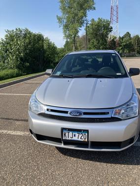 Silver 2010 Ford Focus SE