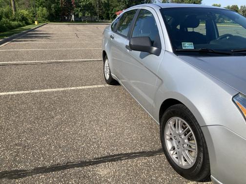 Silver 2010 Ford Focus SE