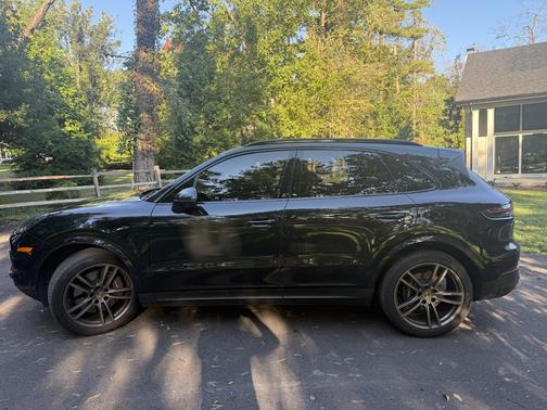 Black 2023 Porsche Cayenne Cayenne Platinum Edition