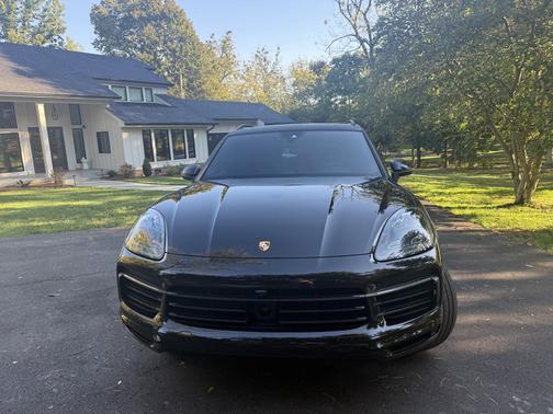 Black 2023 Porsche Cayenne Cayenne Platinum Edition