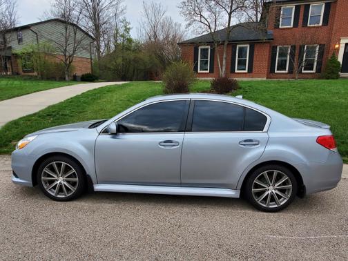 Silver 2014 Subaru Legacy 2.5i Sport