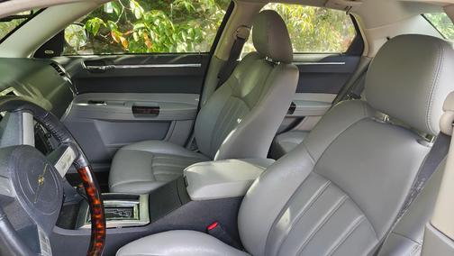Gray 2006 Chrysler 300C Base