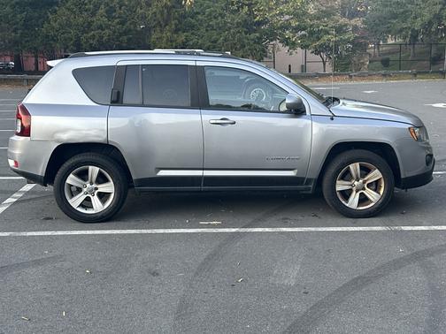 Silver 2016 Jeep Compass Latitude