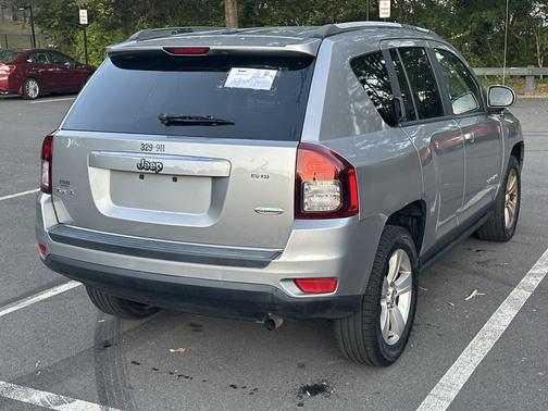 Silver 2016 Jeep Compass Latitude