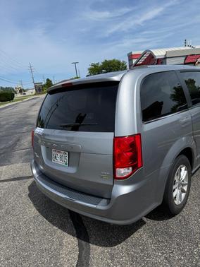 Gray 2018 Dodge Grand Caravan SXT