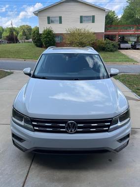 White 2018 Volkswagen Tiguan 2.0T SEL