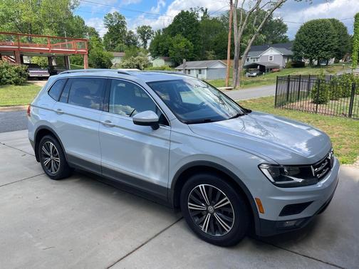 White 2018 Volkswagen Tiguan 2.0T SEL