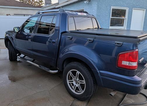 Blue 2007 Ford Explorer Sport Trac Limited