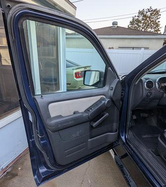 Blue 2007 Ford Explorer Sport Trac Limited