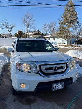 White 2011 Honda Pilot Touring