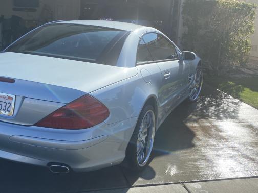 Photo 4 of 11 of 2005 Mercedes-Benz SL-Class SL500 Roadster
