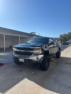 Black 2018 Chevrolet Silverado 1500 1LT