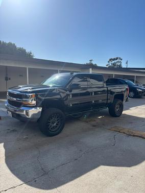 Black 2018 Chevrolet Silverado 1500 1LT