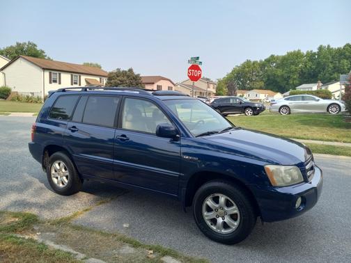2001 Toyota Highlander Base