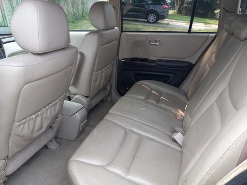 2001 Toyota Highlander Base