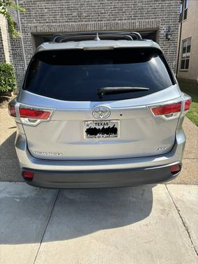 Gray 2015 Toyota Highlander XLE