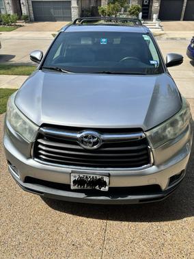 Gray 2015 Toyota Highlander XLE