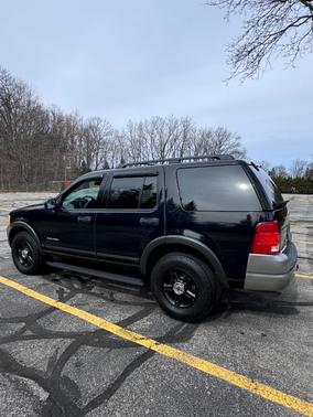 2004 Ford Explorer XLS