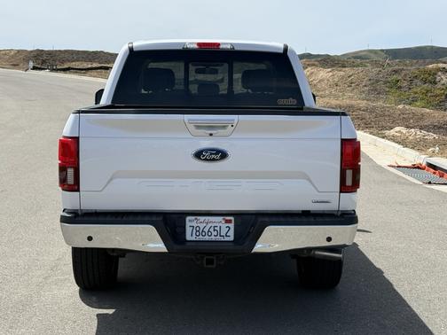 White 2018 Ford F-150 Lariat