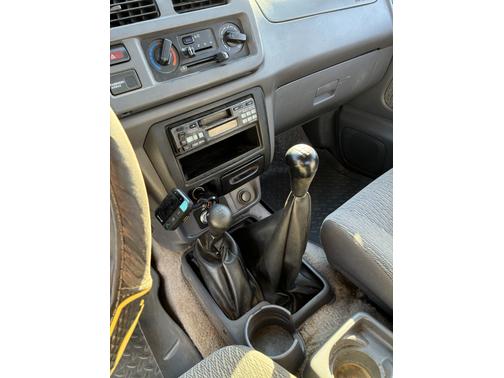 1998 Nissan Frontier SE King Cab