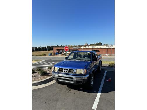 1998 Nissan Frontier SE King Cab