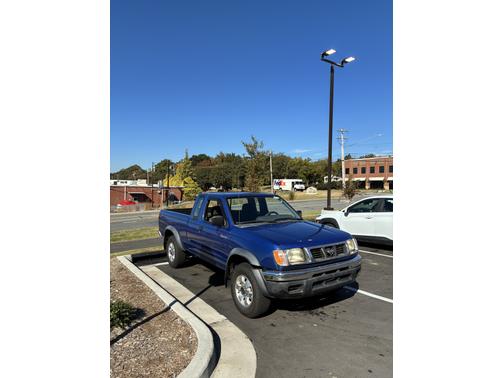 1998 Nissan Frontier SE King Cab