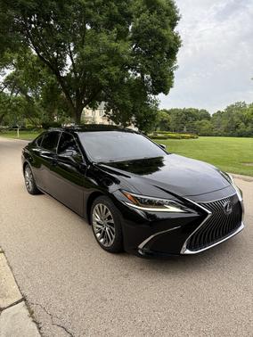 Black 2019 Lexus ES 300h Ultra Luxury